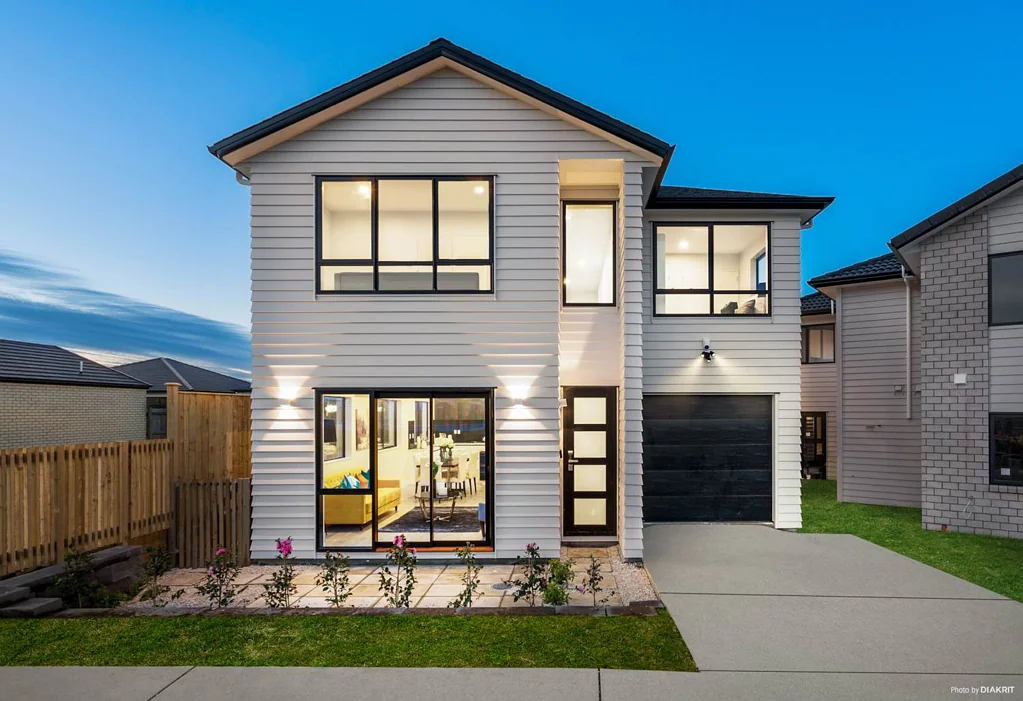 4 Cloonlyon Drive, Flat Bush, Manukau City, Auckland