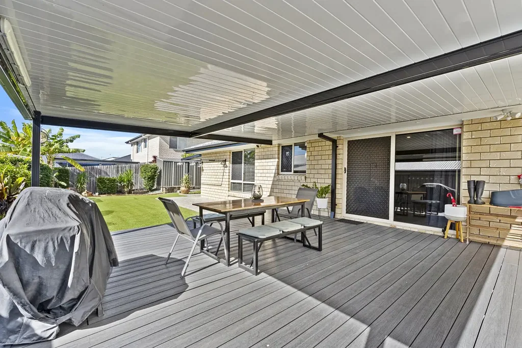 Ormeau Hills 4कमरा Stylish Elevated Family Living With Space For Large Pool