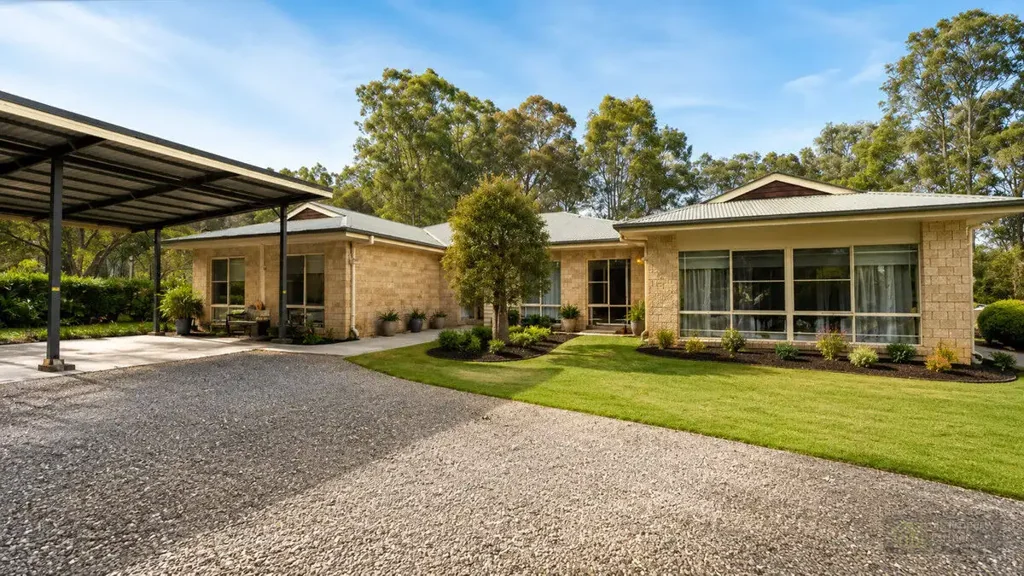 Boyland 5 Slaapkamer Lifestyle, Horses, Dual Living & Mountain Views – 1.77 Hectares (4.37 Acres) at the Base of Tamborine Mountain