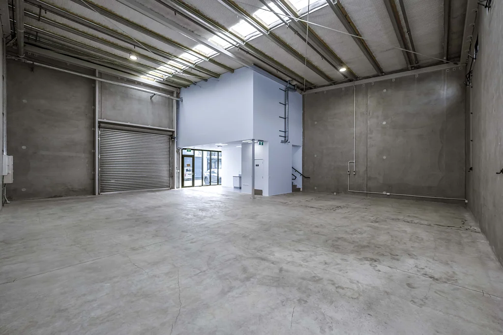 Manurewa 218SQM Modern Industrial Warehouse For Lease