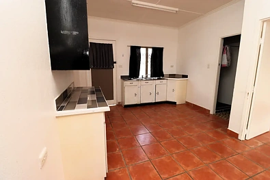 Unit 4/4 Thirteenth Avenue, Mount Isa, QLD 4825, 1房, 1浴, Unit