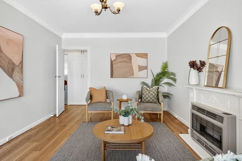 Glenelg East 2房  Desirable Coastal Lifestyle Meets Comfort and Convenience.