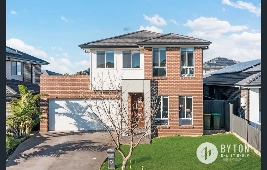 Rare 5 Bedroom House with one bedroom and bathroom on Ground Floor For Lease