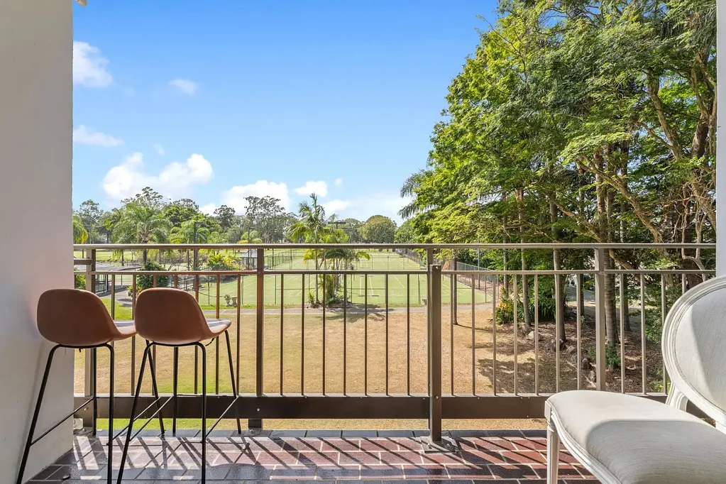 Clear Island Waters 1ਬੈੱਡਰੂਮ North-Facing Corner Allotment 1 Bedroom Apartment | Clear Island Waters