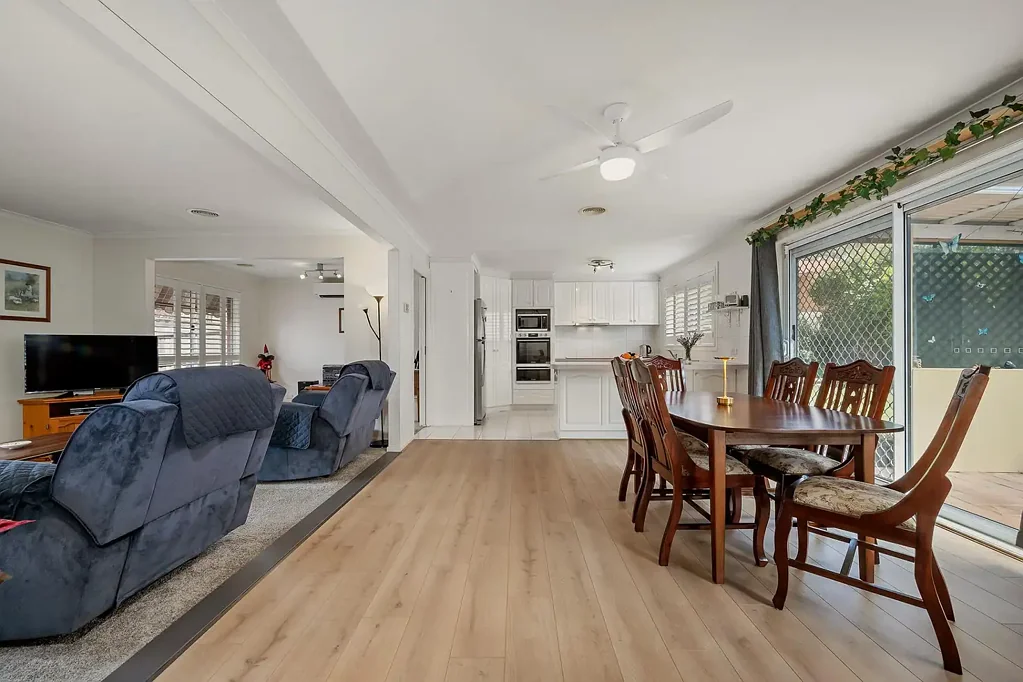 Ngunnawal 4 Bedroom Family Living with Parkland at Your Doorstep