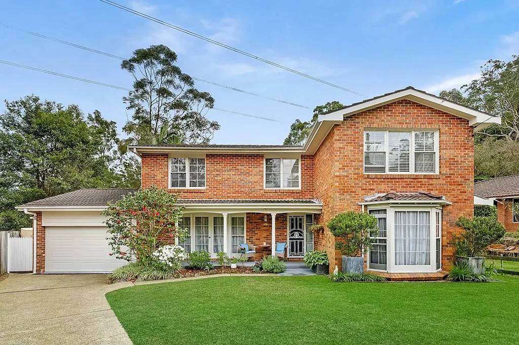 Mount Colah 5房  Elegant Family Home with Multiple Living Zones