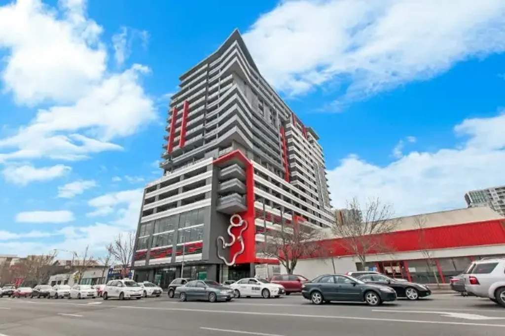 GREAT LOCATION WITH STYLISH, MODERN 2 BEDROOMS APARTMENT IN EXCEPTIONAL LIFESTYLE