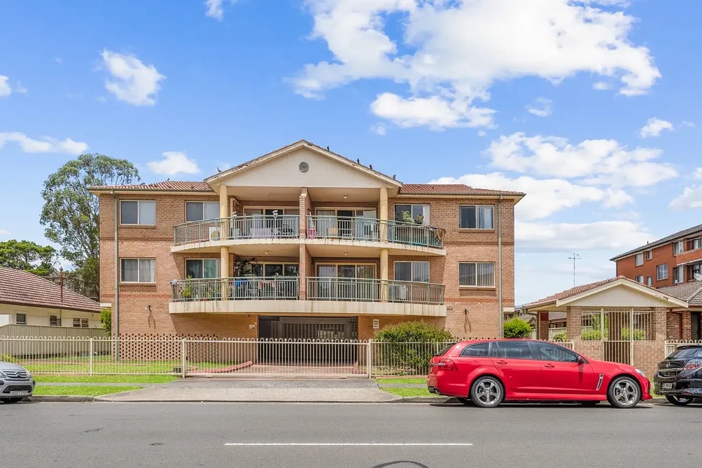 8/67 Harris Street, Fairfield, NSW 2165