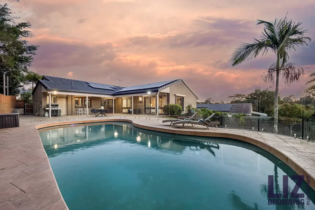 12 Sleaford Street, Chapel Hill, QLD 4069