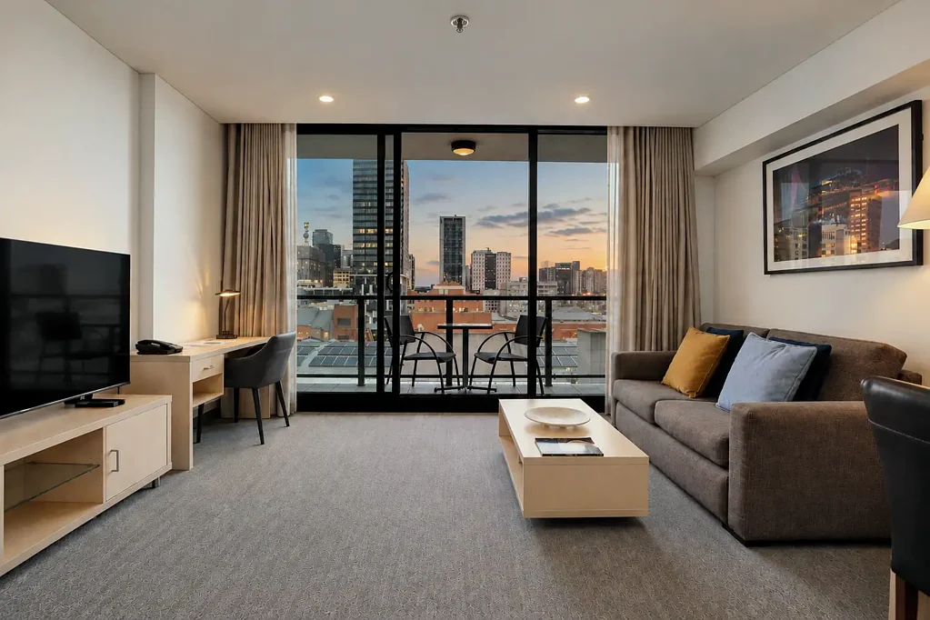 Adelaide 1कमरा Invest or Live in this Prime City Location!