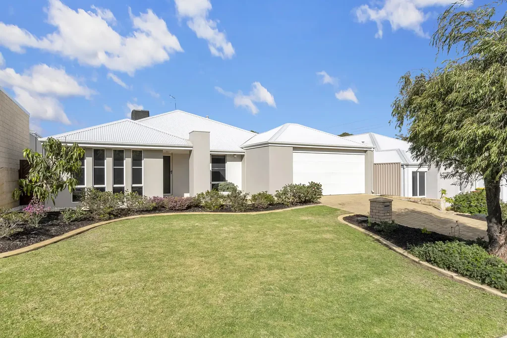 Baldivis 4房  PREMIUM FAMILY HOME - UNOBSTRUCTED PARK FRONT LOCATION
