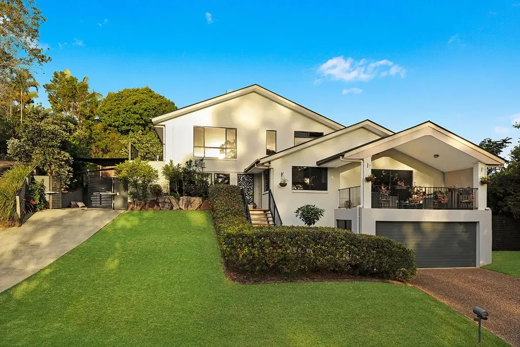 Private Retreat with Pool, Fireplace & Exceptional Entertaining
