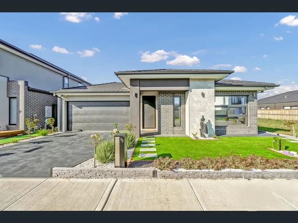 Stylish Family Living in the Prestigious Aquarevo Estate