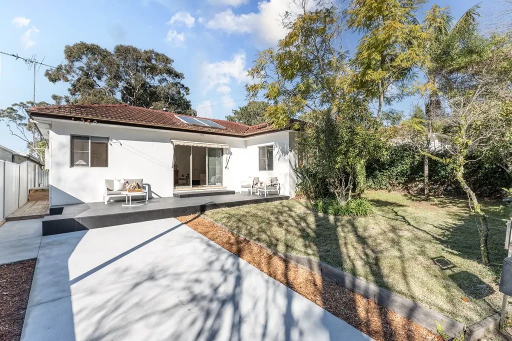 Helensburgh 3Kwarto Peaceful Family Living with Elevated Bush Outlook