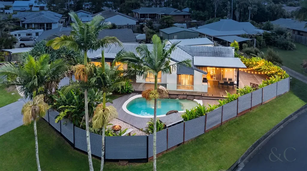 Mountain Creek 4બેડરૂમ Expansive Single-Level Living in a Prime Mountain Creek Pocket