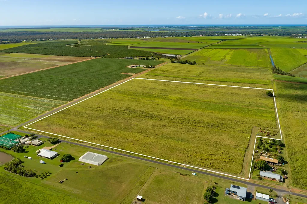 Gooburrum  Quality Acres Close to Town