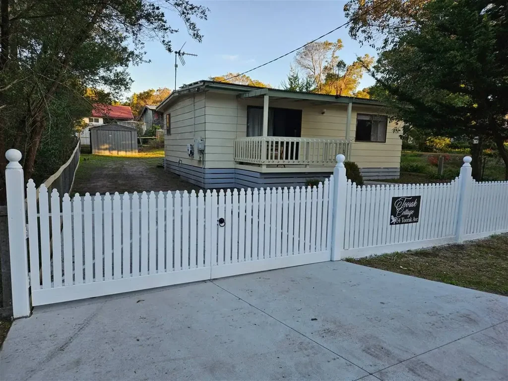 54 Toorak Avenue, Loch Sport, VIC 3851