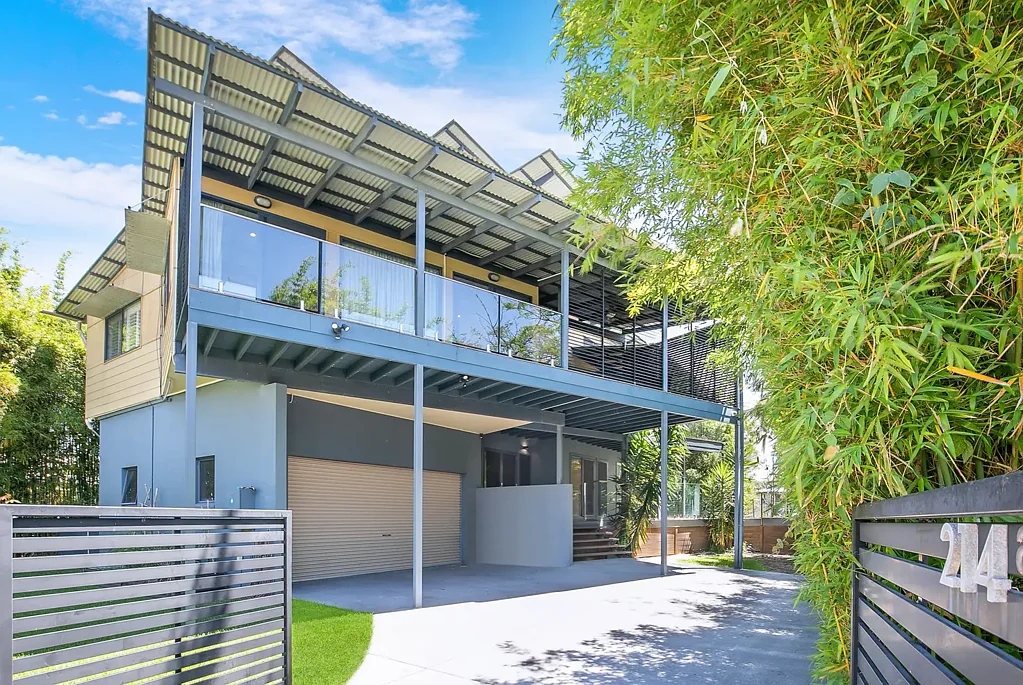 Beautiful Family Home in Sandgate Fully Furnished