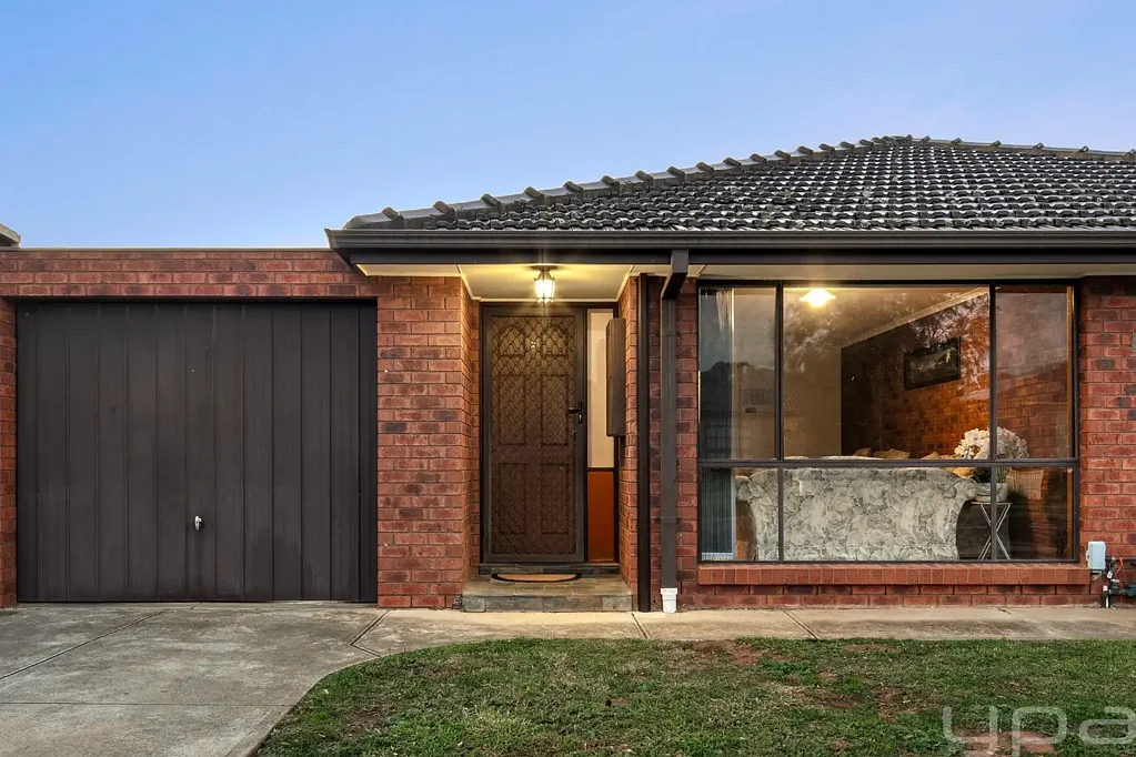 1/24 Nangiloc Crescent, Werribee, VIC 3030