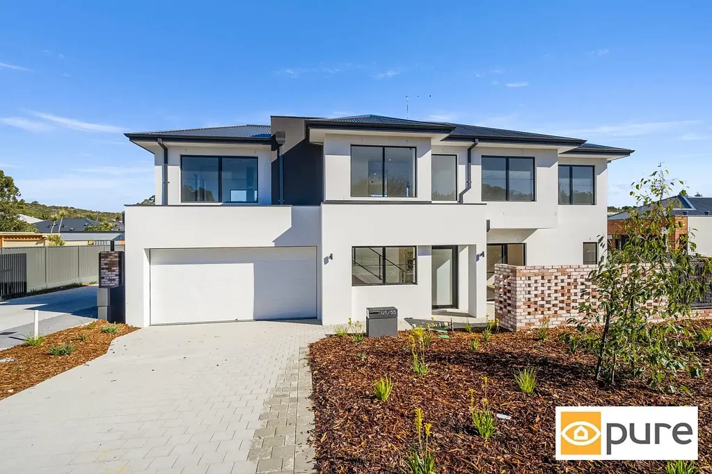 MODERN 3 X 2 LIVING IN THE HEART OF HAMILTON HILL