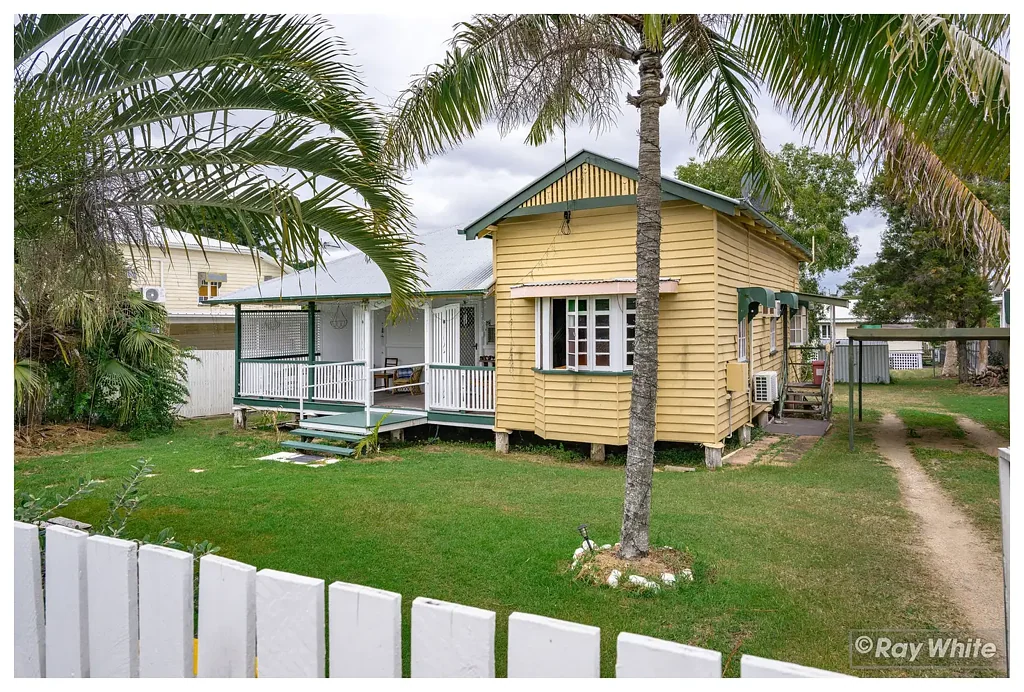Berserker 3房  Charming Weatherboard Home on Large Block - Ideal Investment Opportunity
