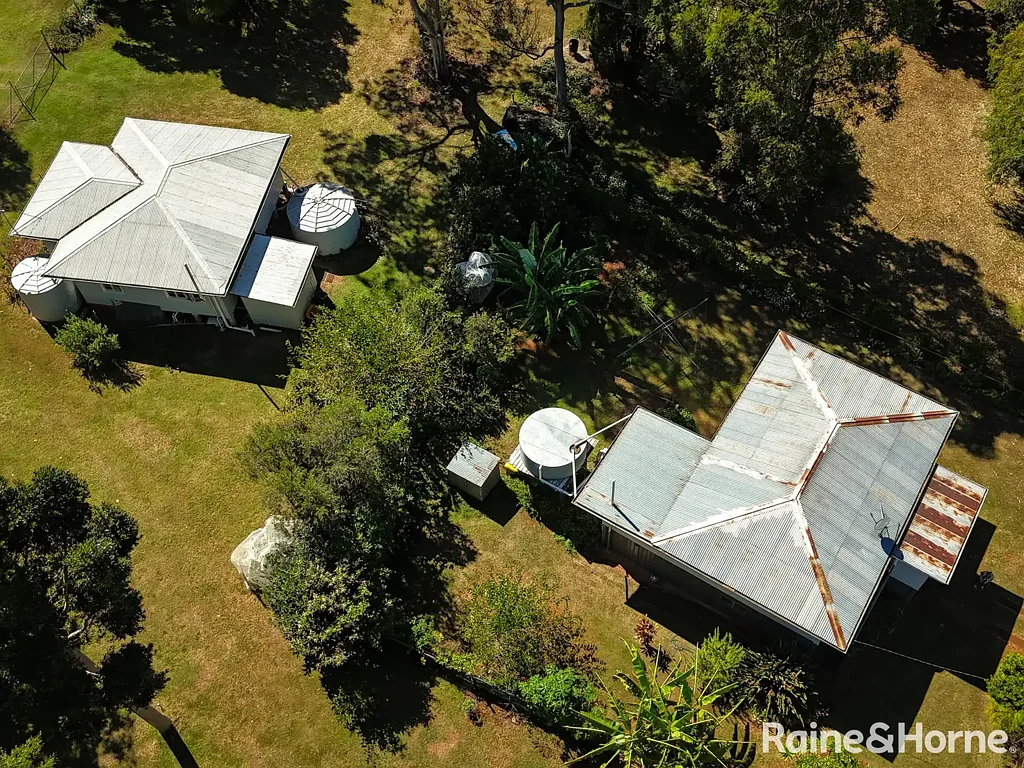 Yarraman 4Kwarto Two-dwelling property zoned for LOW IMPACT INDUSTRY