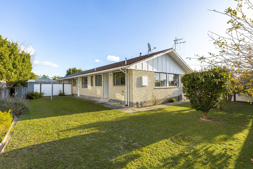 Levin 2房  Renovated & Move-In Ready!