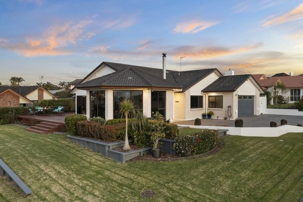 Stunning Family Home with Sea Views