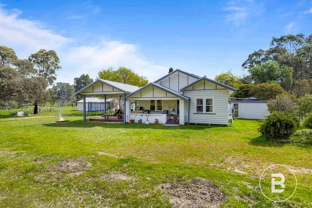 Landsborough 3房  Renovated Californian Bungalow on 5.5 Acres – Country Lifestyle in the Pyrenees