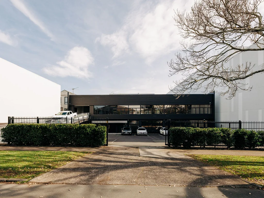 Epsom Open Plan Warehouse / Showroom