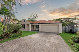 18/1-5 Studio Drive, Pacific Pines