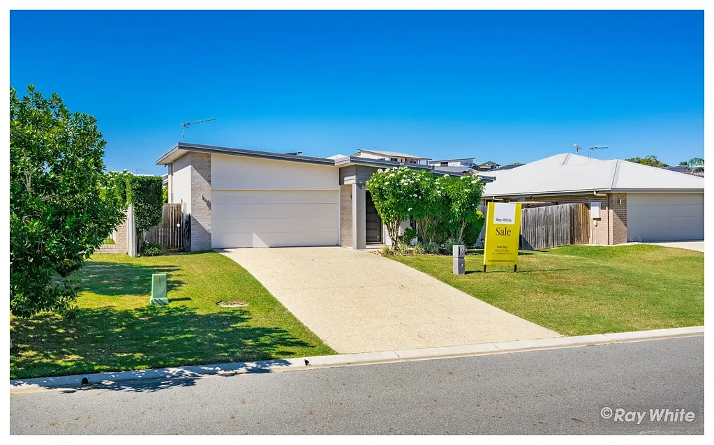 Parkhurst 4 Bedroom Newly built home in family friendly estate!