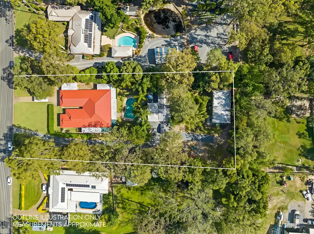 Helensvale 9غرفة نوم Fully Renovated Acreage - Main Home Plus Separate 4-Bedroom Residence