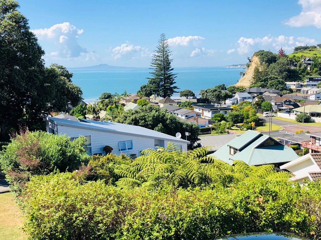 Partly Furnished Home in Beautiful Arkles Bay