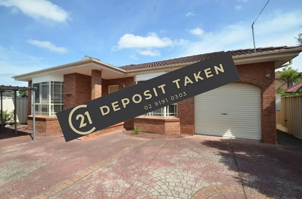 Immaculate 3-bedroom house with deducted air condition!!!