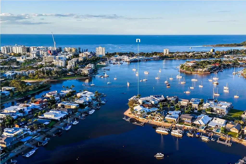 Mooloolaba 4房  CARWOOLA CRESCENT - MOOLOOLABA'S MOST SOUGHT AFTER ADDRESS - 32M OF RIVER FRONTAGE!