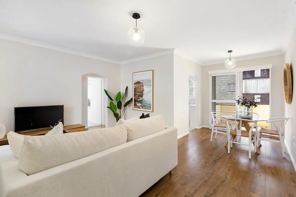 Coogee 2 Bedroom North Facing Renovated 2 Bedroom Apartment With Lock Up Garage