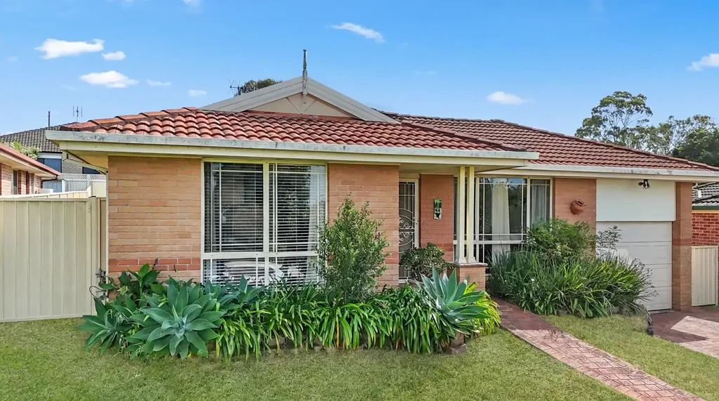 8 Bayside Street, Blue Haven, NSW 2262