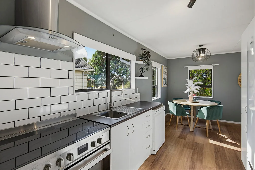 Paraparaumu Beach 3ห้องนอน Calling First Home Buyers & Small Families