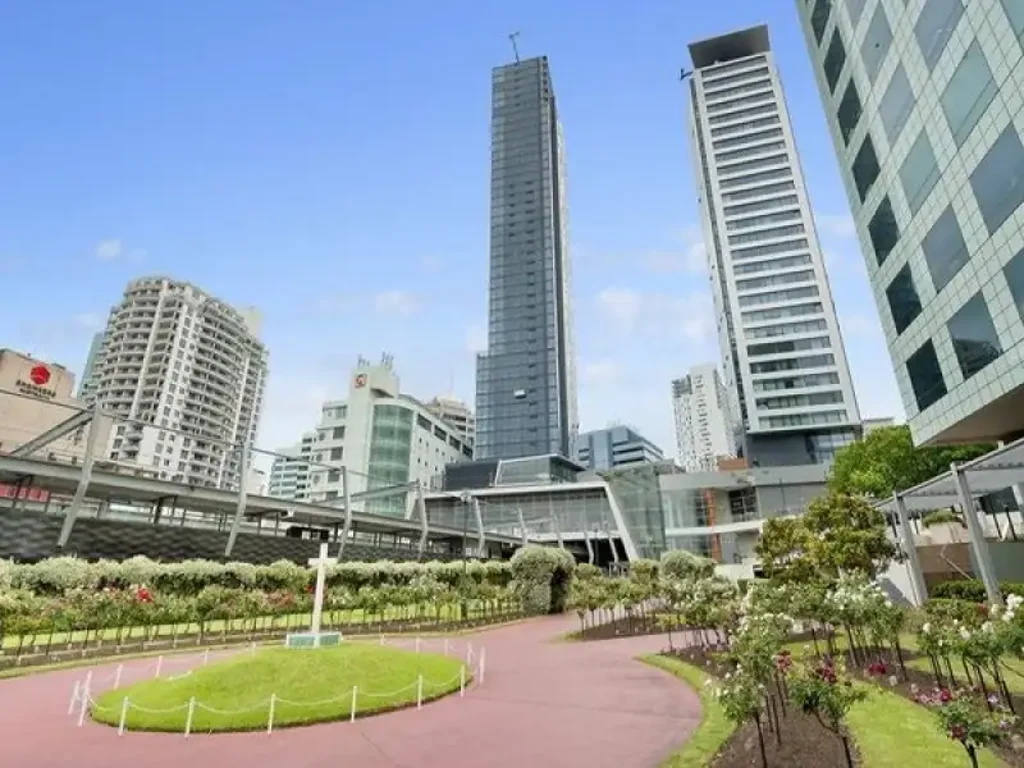Luxurious ONE-bedroom apartment with garden view at Metro Grand