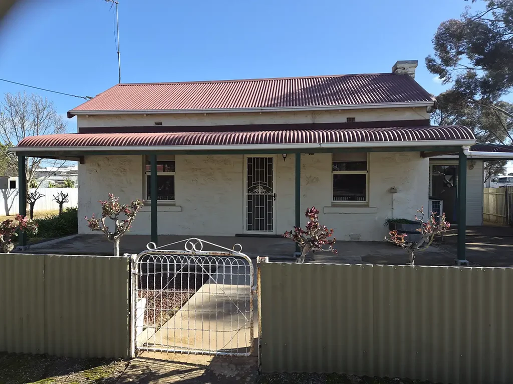 Peterborough 3બેડરૂમ Charming Colonial Cottage with Outstanding Shedding