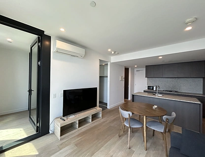4112/160 Victoria Street, Carlton, Melbourne CBD, 2房, 2浴, Apartment