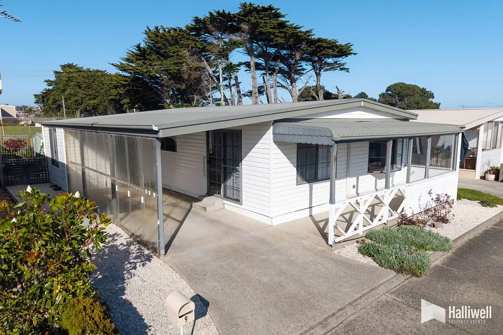 East Devonport 2房  Set & Forget Investment With Secure Tenancy