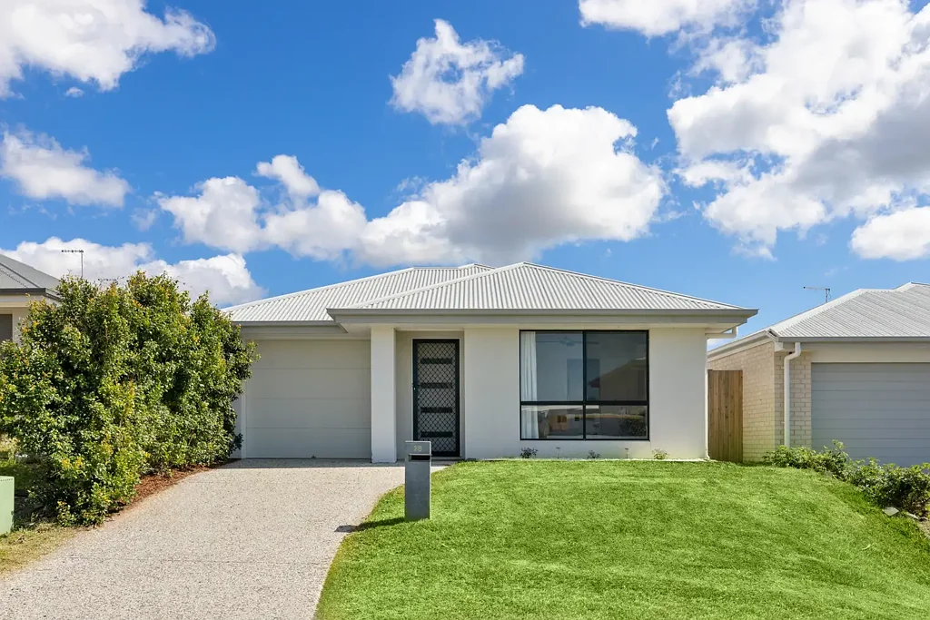 Griffin 3Zimmer Effortless Bayside Living in a Modern Family Haven