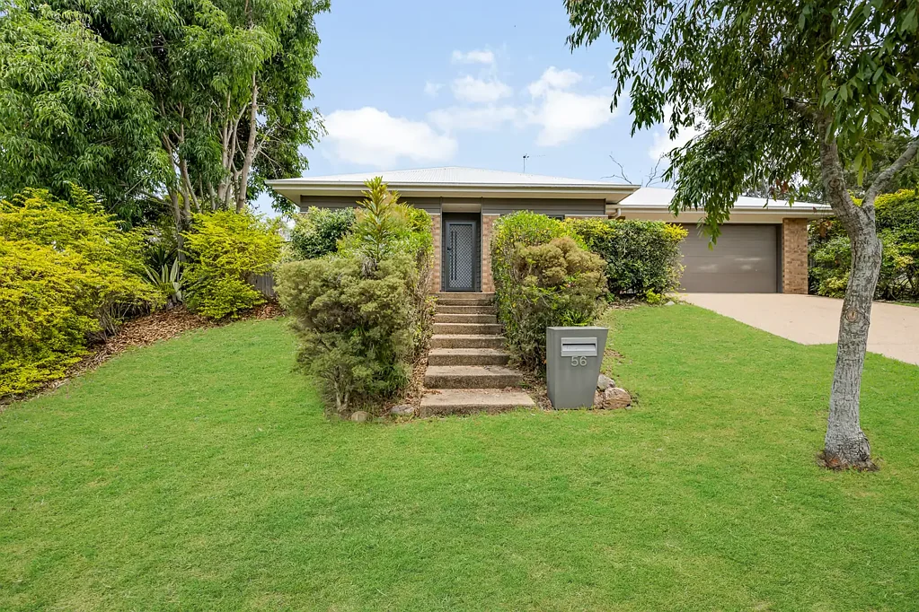 SUPERIOR & STYLISH EXECUTIVE HOME WITH IMPRESSIVE EXTRAS