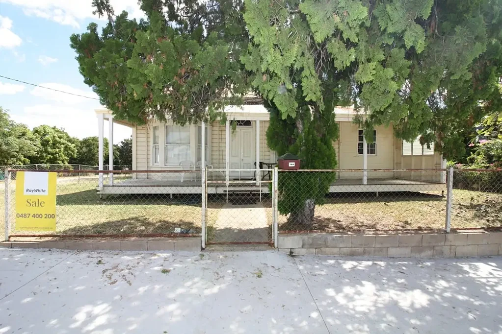 Charters Towers City 3ห้องนอน SOLID OLDIE WITH WARMTH AND CHARM