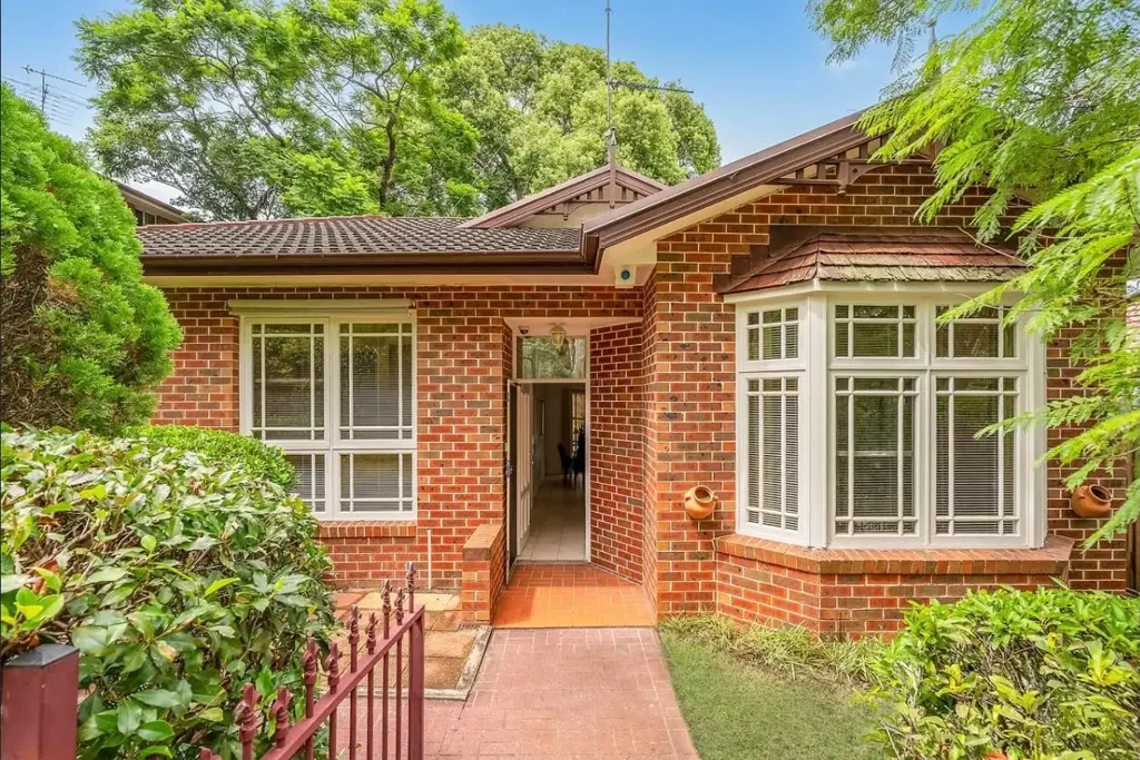 Modern 3 Bedroom Home in Prime Denistone Location