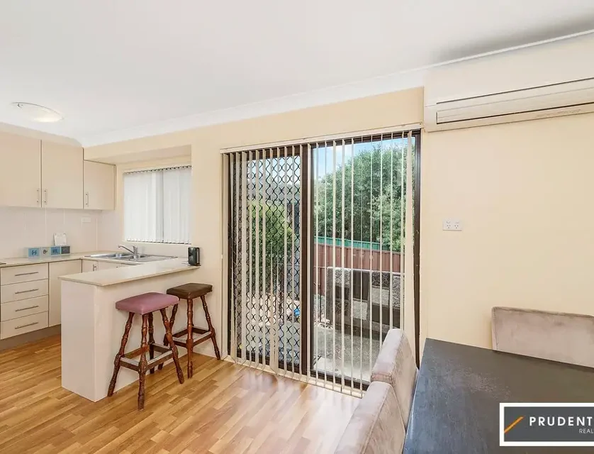 2/4 Bundy Close, Macquarie Fields, NSW 2564, 3房, 1浴, Unspecified
