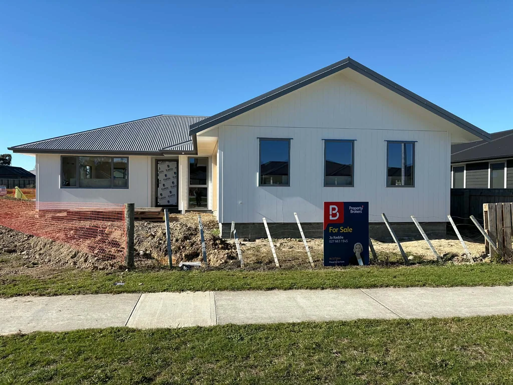 Feilding 4 Bedroom Under construction - make it your own