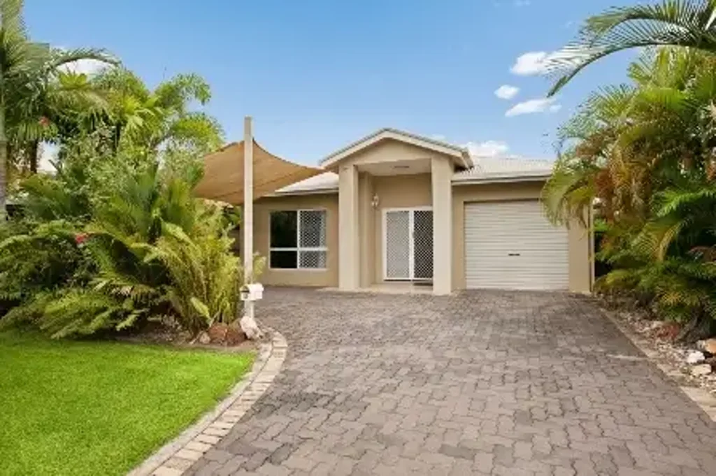 NEAT FAMILY HOME